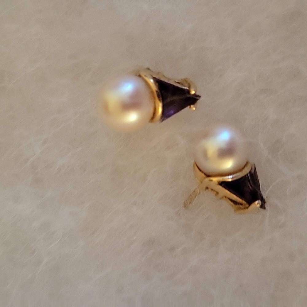 Pearl and amethyst earrings
